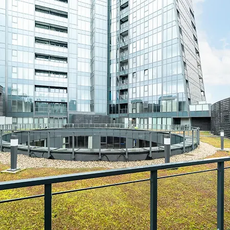 Margi Tiffany Basen Pool Sauna